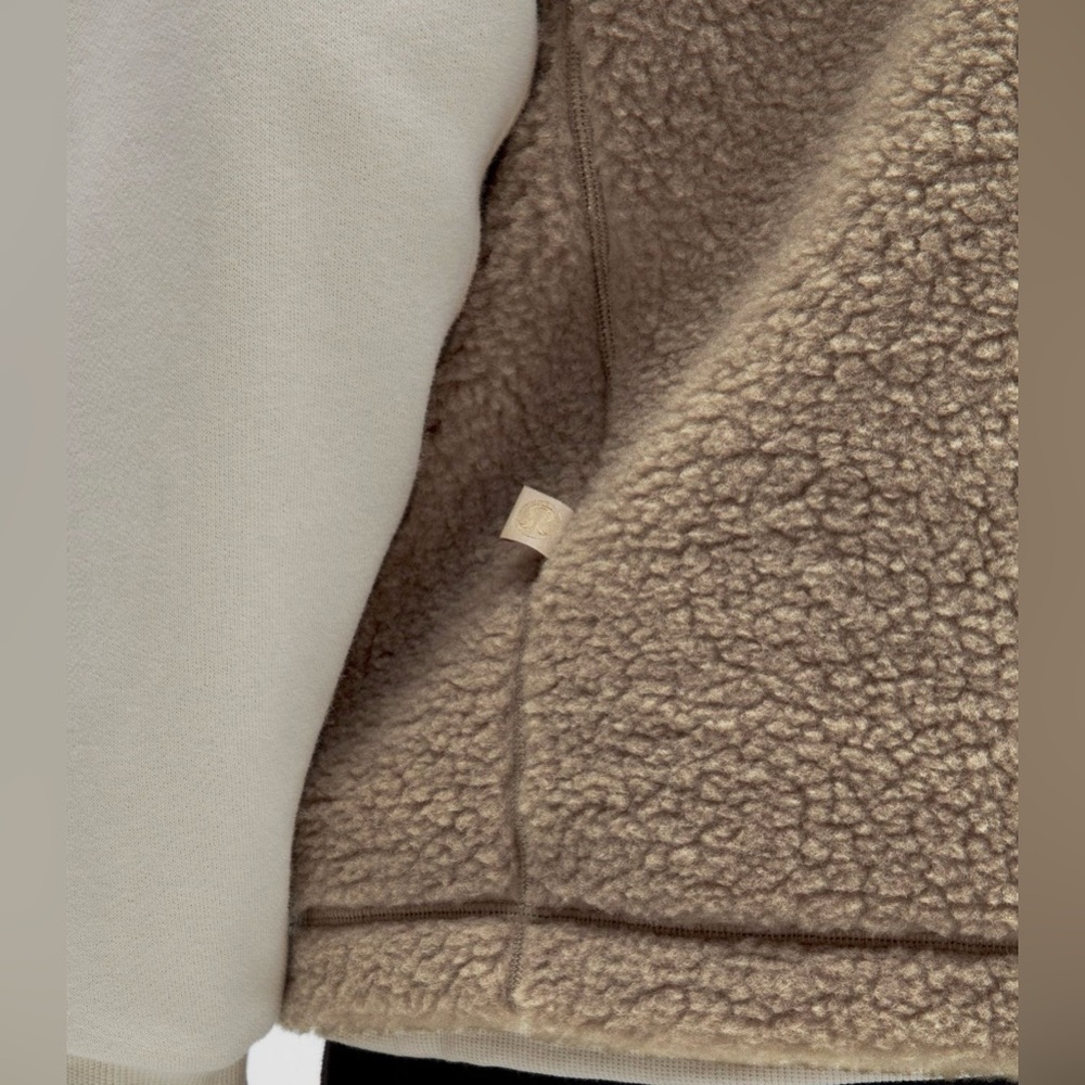 Lululemon High Pile Fleece Vest Fawn Brown (Extra-Large) Brand New with Tags. - Picture 5 of 7